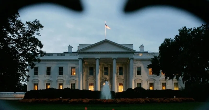 План по Украине буксует в тени интриг Белого дома The Economist раскрывает заговоры