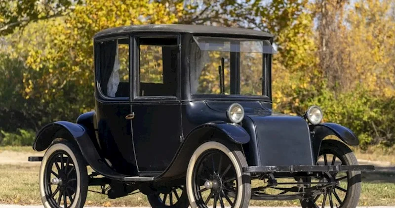 105 yaşlı elektromobil HƏRRACA ÇIXARILDI