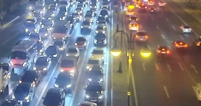 23 istiqamətdə tıxac var Sürücülərin nəzərinə!
