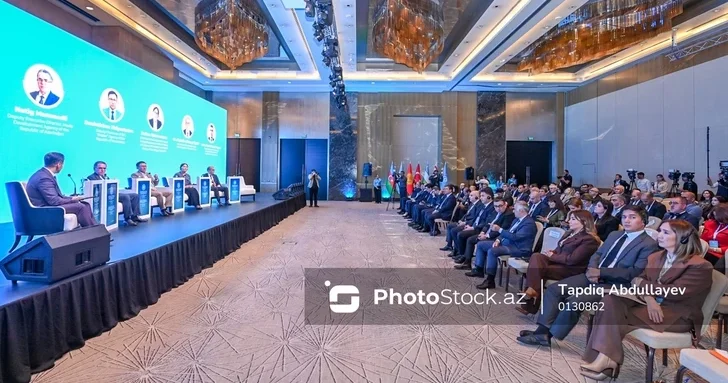 На медиафоруме в Баку предложено создать представительство крупных социальных сетей в ОТГ