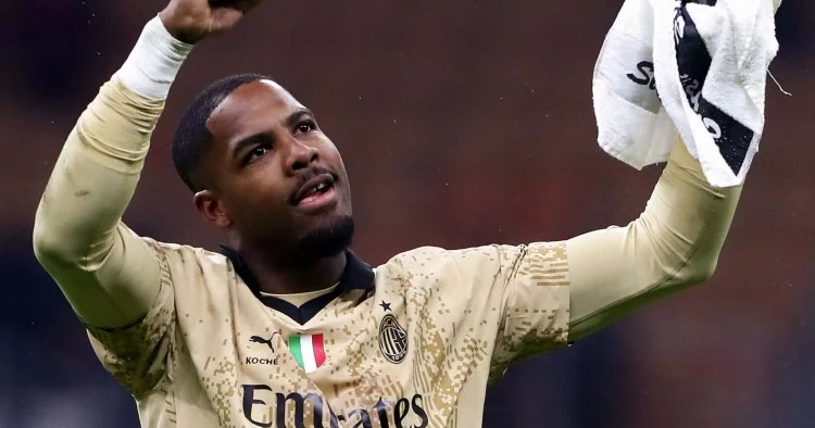 Milan baş məşqçisindən qapıçı ilə bağlı açıqlama: Klub bunun üzərində işləyir