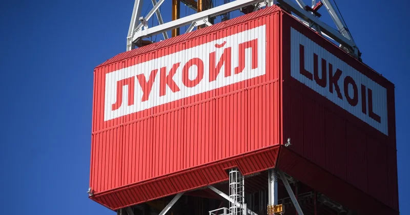 Britaniya “Lukoil” şirkətinin xarici aktivlərini müvəqqəti olaraq sanksiya siyahısından çıxarıb