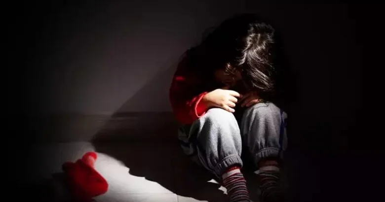 İngiltərədə 2000 dən çox uşaq itkin düşüb