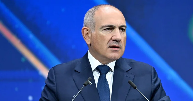 Пашинян призвал Гарегина II покинуть Эчмиадзин