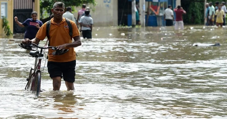 Проливные дожди и оползни в Шри Ланке унесли жизни более 30 человек, 14 пропали без вести