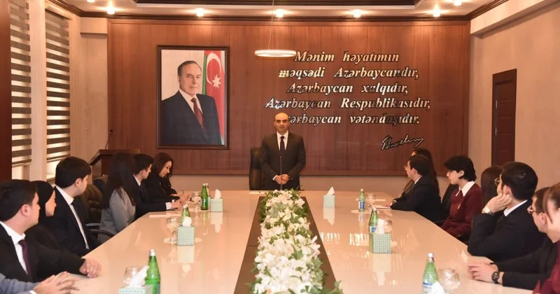 Nəsimi Rayon İcra Hakimiyyətinin Başçısı rayonun fəal gəncləri ilə görüşüb