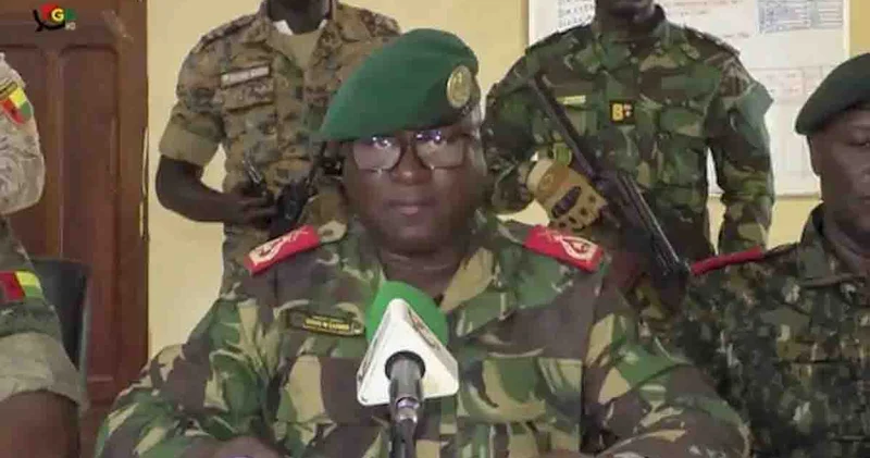 Qvineya Bisauda hərbçilər hakimiyyəti ələ keçirdiklərini elan ediblər