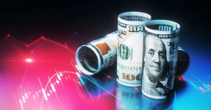 OPEC+ iclası öncəsi neft ucuzlaşır