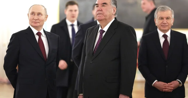 Biz dostlar hər il Yeni il qabağı toplaşırıq Rəhmon