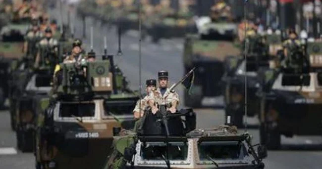 Fransa da müdafiəsini gücləndirir: könüllü hərbi xidmət...