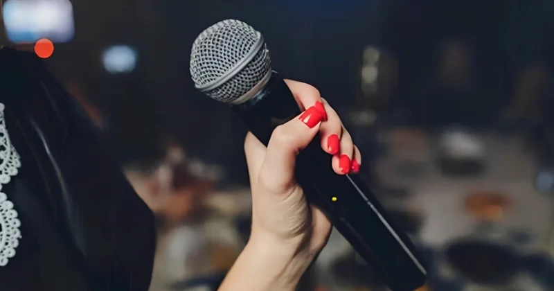 Bu müğənninin işi gücü pullu kişiləri soymaqdır FOTO