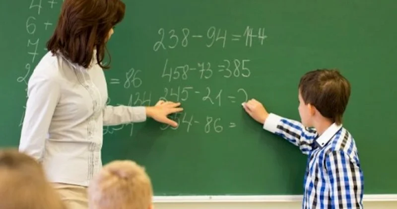 Universitetlər arasında səviyyə fərqi böyük olduğu üçün bazası zəif müəllimlər yetişir Ekspert