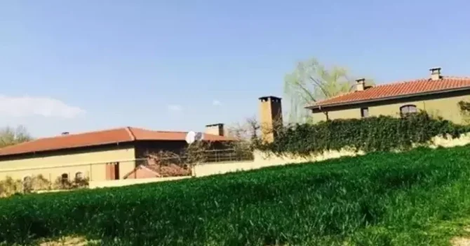 Kəndə köçüb, banka bağlayıb, toyuq saxlayan MƏŞHURLAR SİYAHI