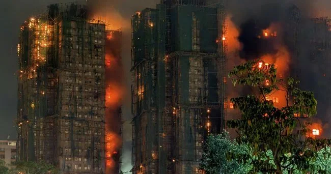 Honkonqda dəhşətli yanğına görə üç nəfər həbs edilib