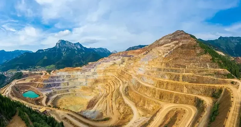 3 min yaşı olan şəhər tapıldı: Burada hər şey qızıldandır