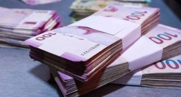 Cari ildə Azərbaycanda dollar satışı 7 milyardı ötdü