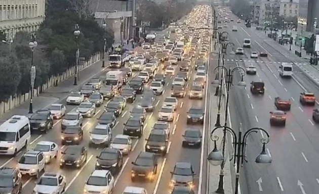 Bakının bir sıra yollarında sıxlıq yaranıb FOTO Doğru Xəbərlər