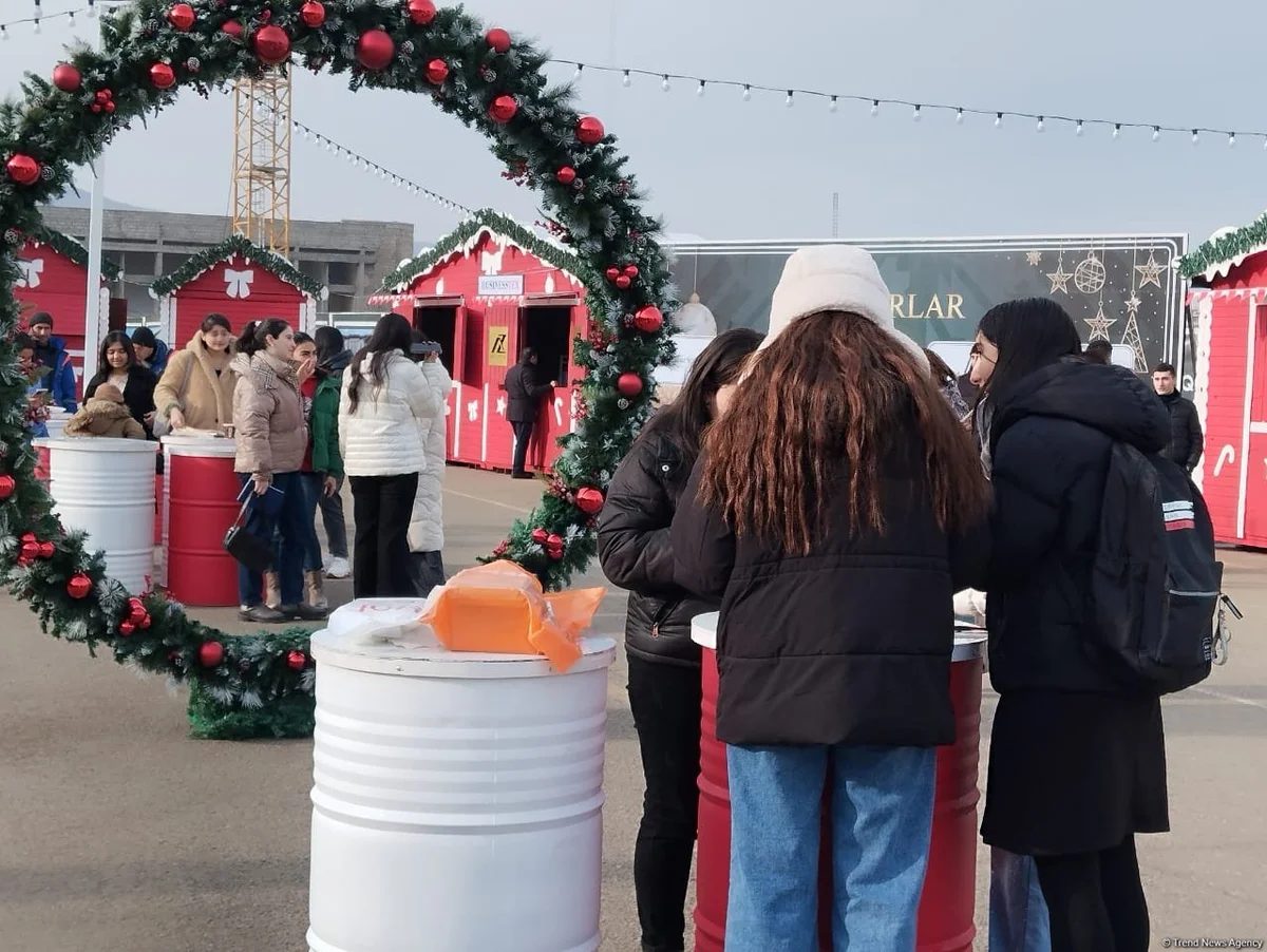 В Ханкенди впервые за 34 года проходит ярмарка Зимняя сказка (ФОТО)