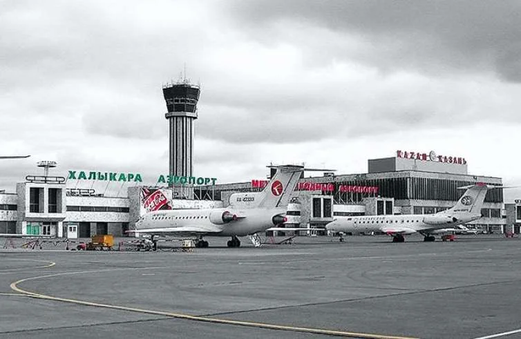 Kazan aeroportunda uçuşlar DAYANDIRILDI