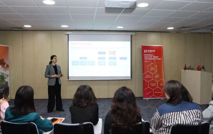 Unibank jurnalistlər üçün seminar keçirdi FOTO