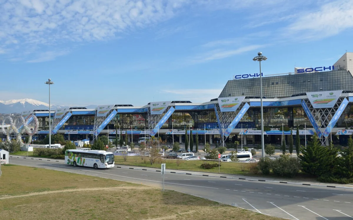 Rusiyada daha iki hava limanı fəaliyyətini DAYANDIRDI