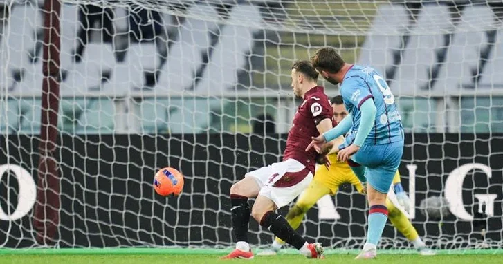 Торино проиграл Кальяри , Влашич забил в четвертом матче подряд