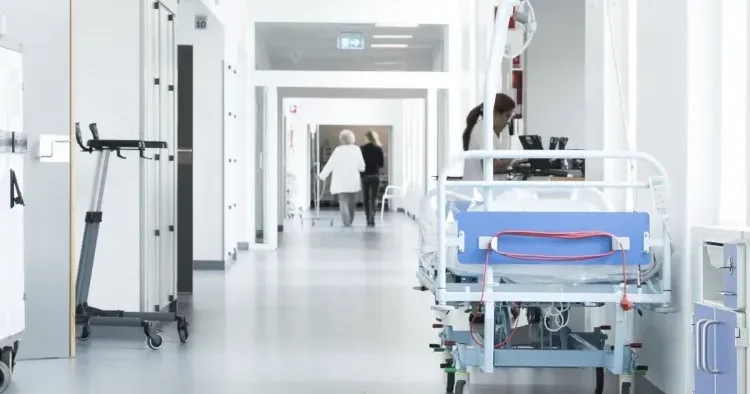 Əqli pozuntuları olan kişi elektrik sobasında YANDI