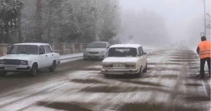 Göygöldə güclü qar səbəbindən hərəkət çətinləşdi