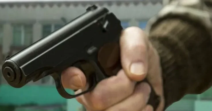 65 yaşlı kişi arvadını və oğlunu öldürdü