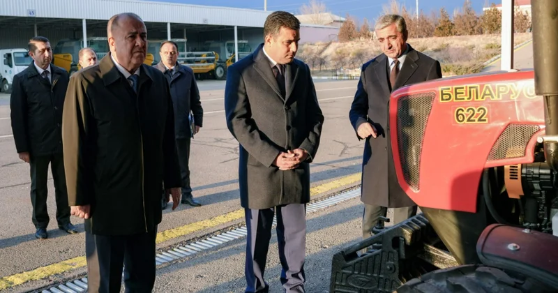 Naxçıvanda yeni kənd təsərrüfatı texnikalarına baxış keçirilib