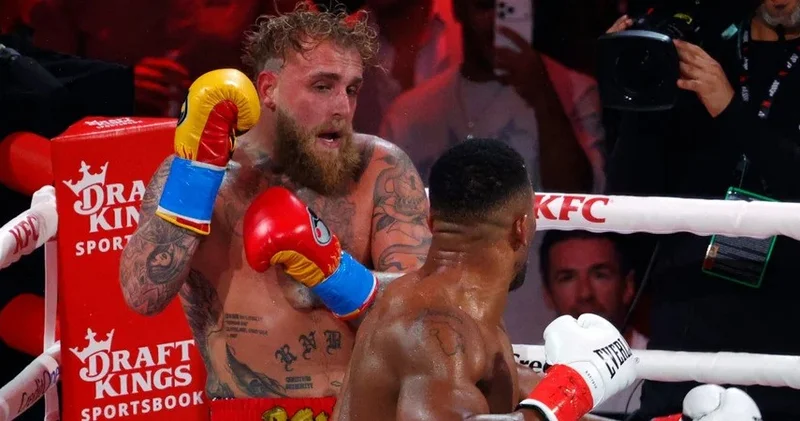 Həm uduzdu, həm də çənəsi qırıldı