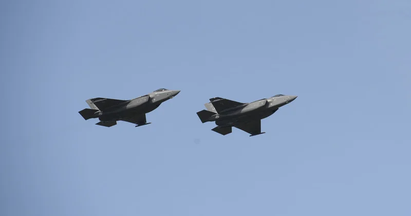 Над Польшей заметили два самолёта НАТО Minval Politika