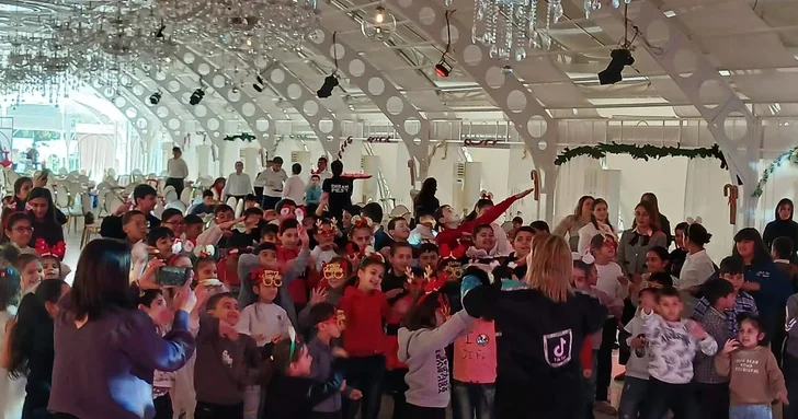 В Баку прошла ежегодная традиционная благотворительная ёлка