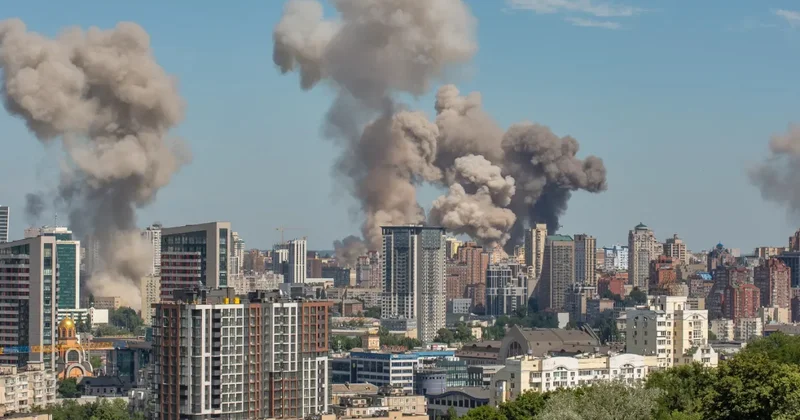 Зеленский о том, почему Россия бомбит Киев