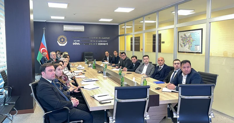 “Dövlət qulluqçusunun xidməti fəaliyyətinin qiymətləndirilməsi” mövzusunda təlim keçirilib