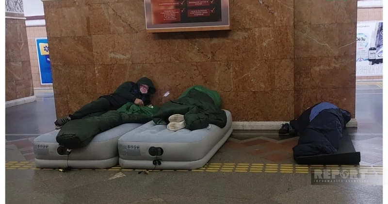 Жители Киева провели ночь в метро из за воздушных ударов России ФОТОРЕПОРТАЖ