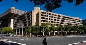 Глава ФБР сообщил о закрытии штаб квартиры спецслужбы