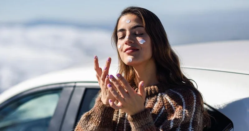 Dərini yavaş yavaş məhv edən bir qış vərdişi Həkimlər açıqladı