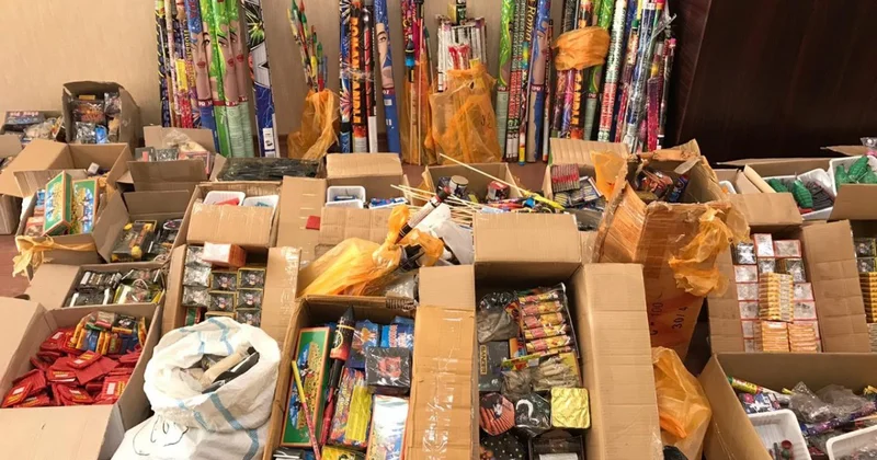 Полиция задержала 20 человек за незаконную продажу пиротехники