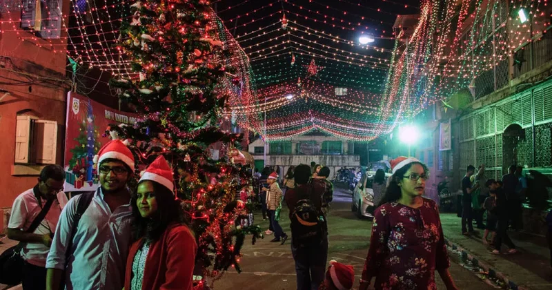 В Индии дети и женщины получили травмы во время драки рождественских певцов