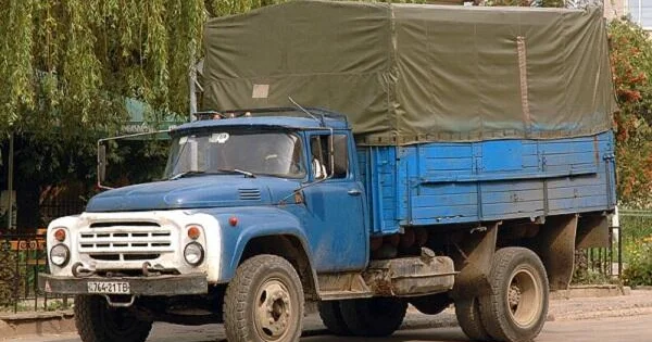 Bakıda ZİL sürücüsü qəza törətdi: qadın öldü