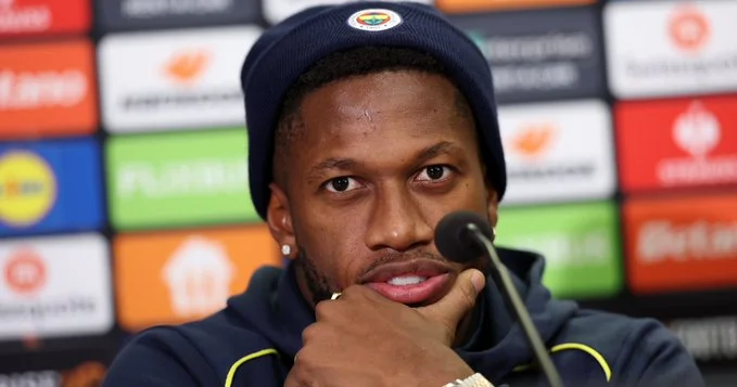 “Fənərbağça”nın futbolçusu Braziliya yolunda