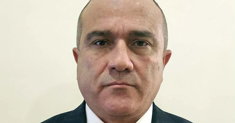 Yeni başçı müavinini işdən çıxardı