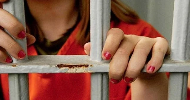 Ərinin ölümünü sifariş verən qadına 18 il həbs cəzası verildi