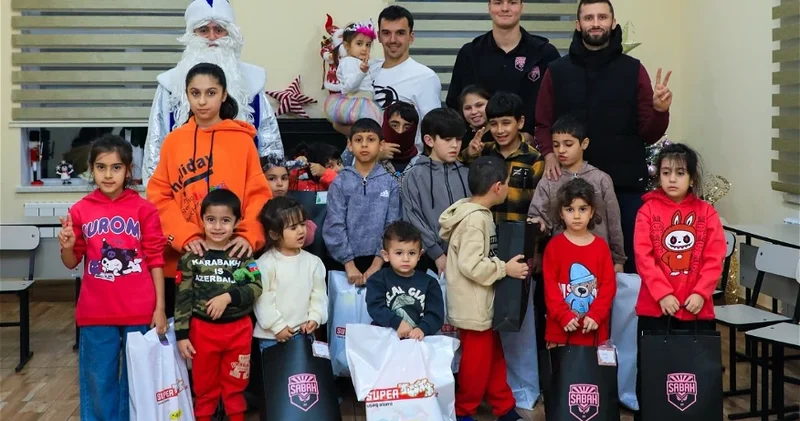 Дашдамиров, Шафранко и Поладханлы вручили подарки