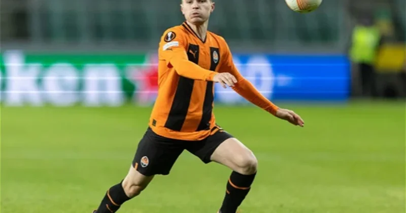 Нефтчи предложил контракт хавбеку Шахтера