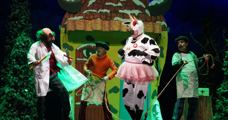 Şəki teatrında “İnəkgül və Şimşəkgülün Yeni il macərası” adlı nağıl tamaşanın nümayişinə başlanılıb