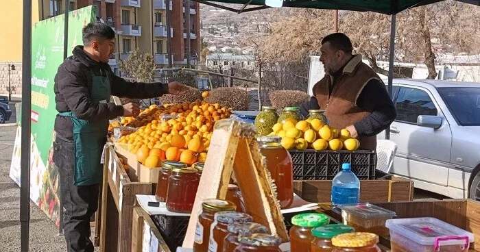 Xankəndidə Kənddən şəhərə yarmarkası keçirilir Foto