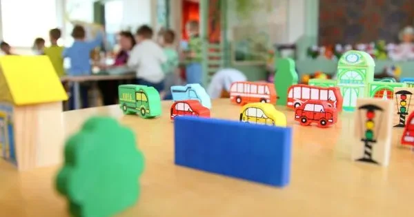 Uşaq bağçadan qaçdı, müəllimlər bilmədi: Avtobus sürücüsü TAPDI