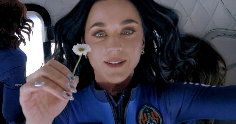 Kosmosda selfi üçün milyonlar xərcləməsi ilin hadisələrindən oldu